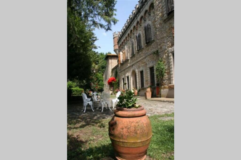 Casa La Torre Un Castello Alle Porte Di Firenze Exterior photo